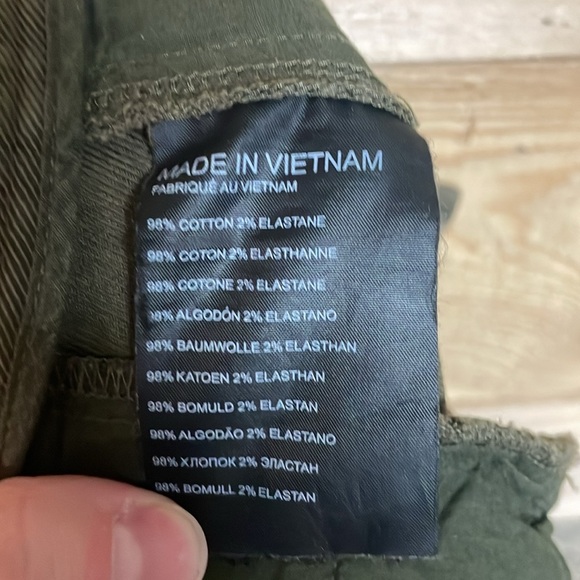 Club Monaco size 6 Green Cropped Cargo Wide Leg Cuffed Utility Pants - Picture 14 of 16